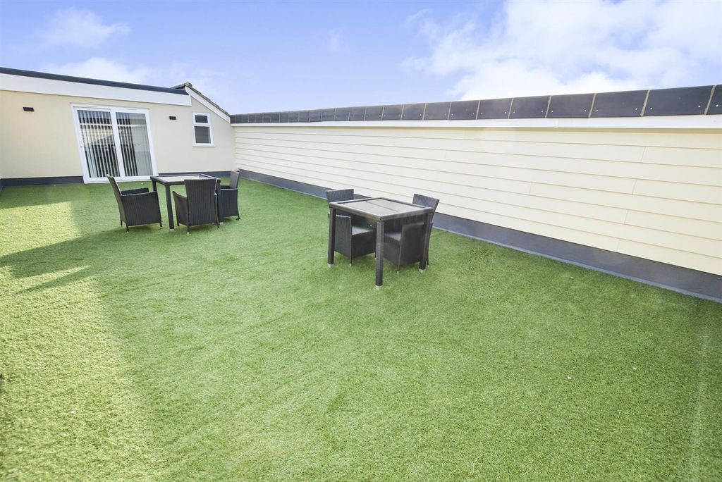 Additional image 17 of 2 bed flat for saleHigh Road, Benfleet SS7