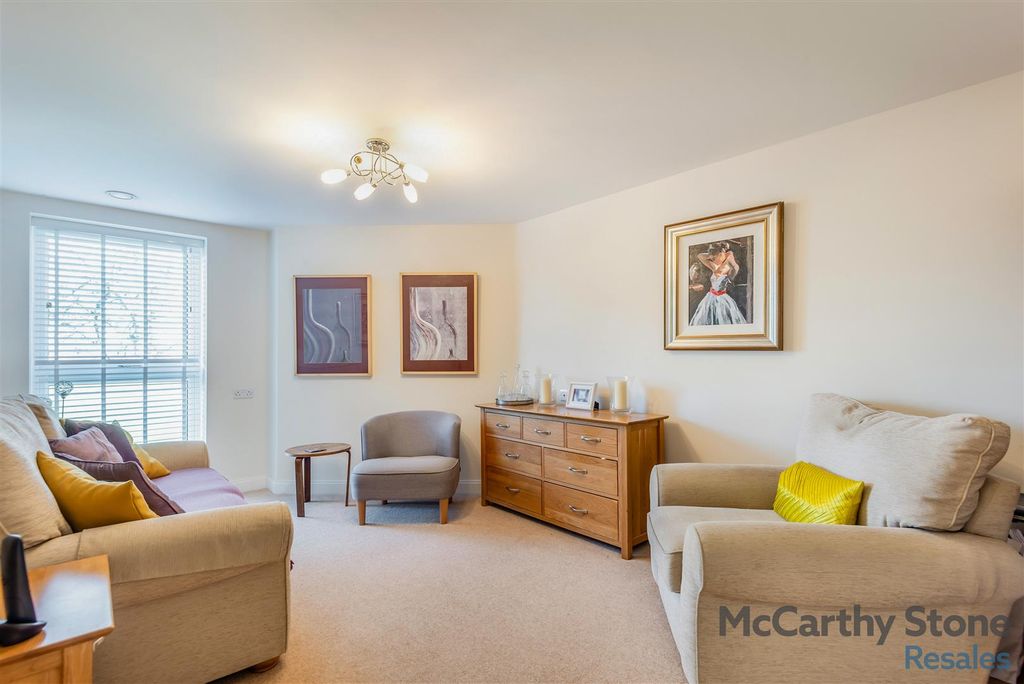 Additional image 5 of 2 bed flat for saleAusten Place, Lower Turk Street, Alton GU34
