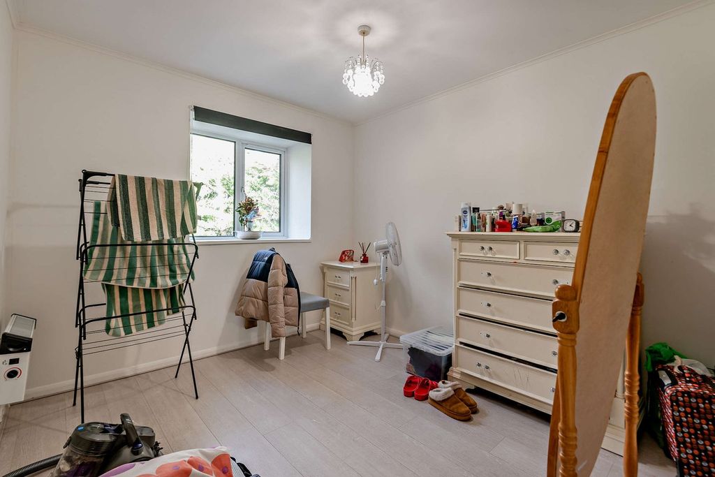 Additional image 11 of 1 bed flat for saleWillowmead Close, Woking GU21