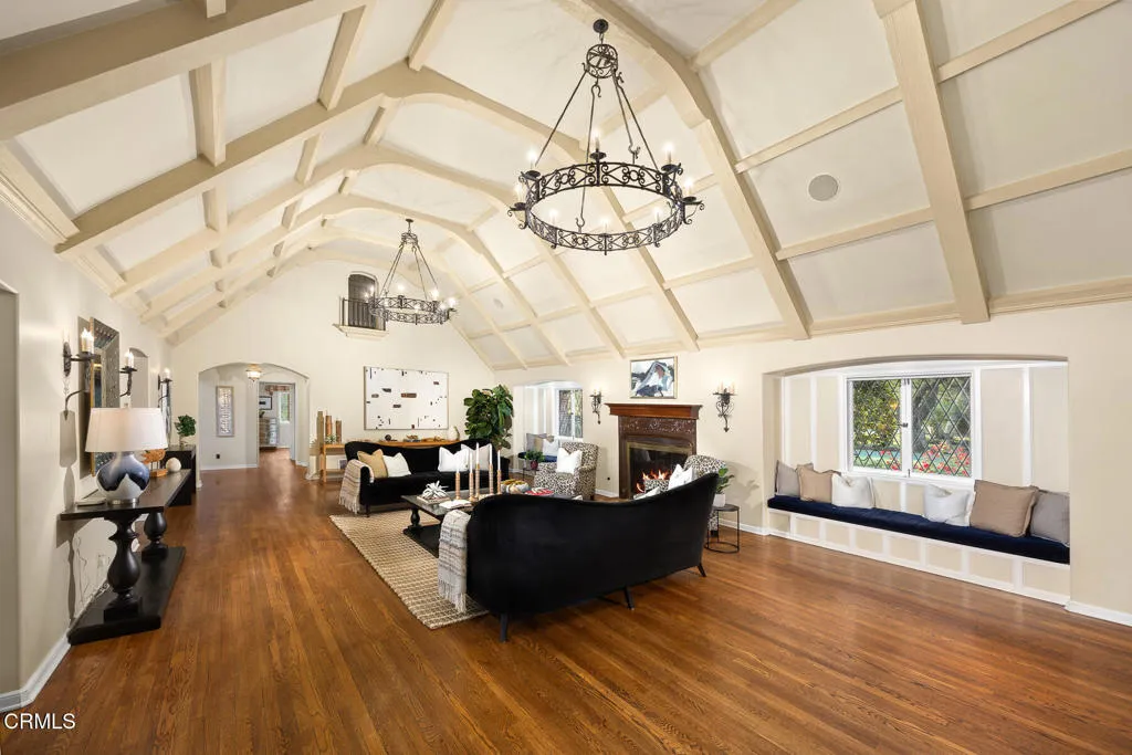 Additional image 13 of 555 Meadow Grove Street, La Canada Flintridge, CA 91011