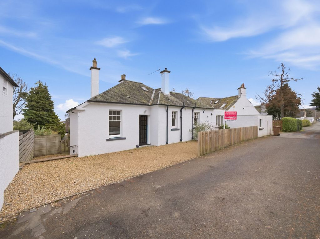 3 bed bungalow for sale4 Station Loan, Balerno EH14