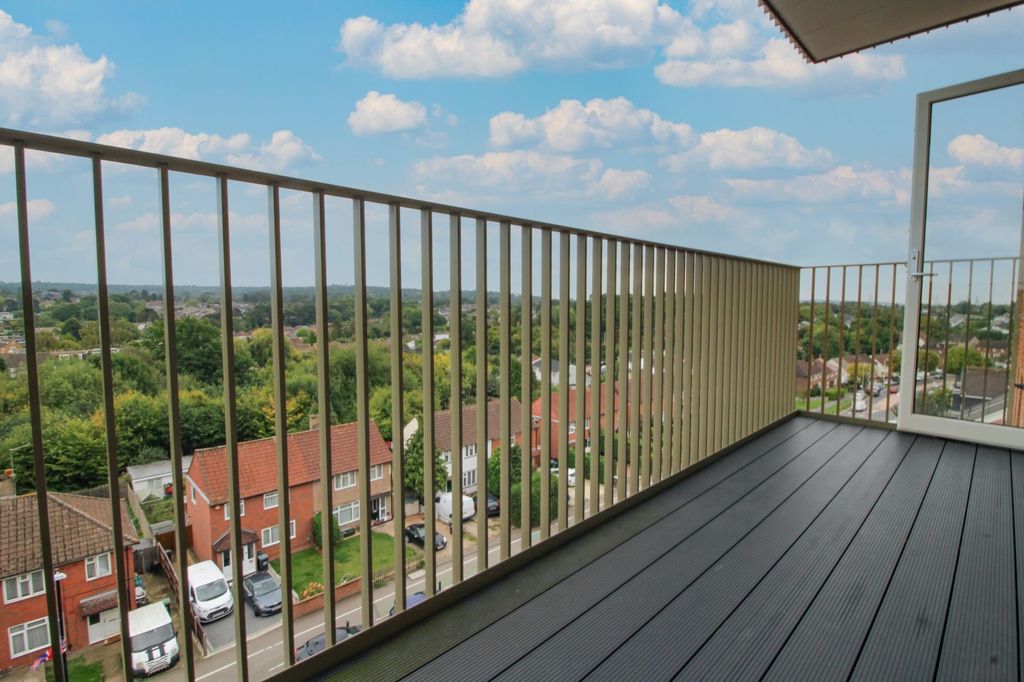 Additional image 4 of 2 bed flat for saleOxhey Drive, South Oxhey, Watford WD19