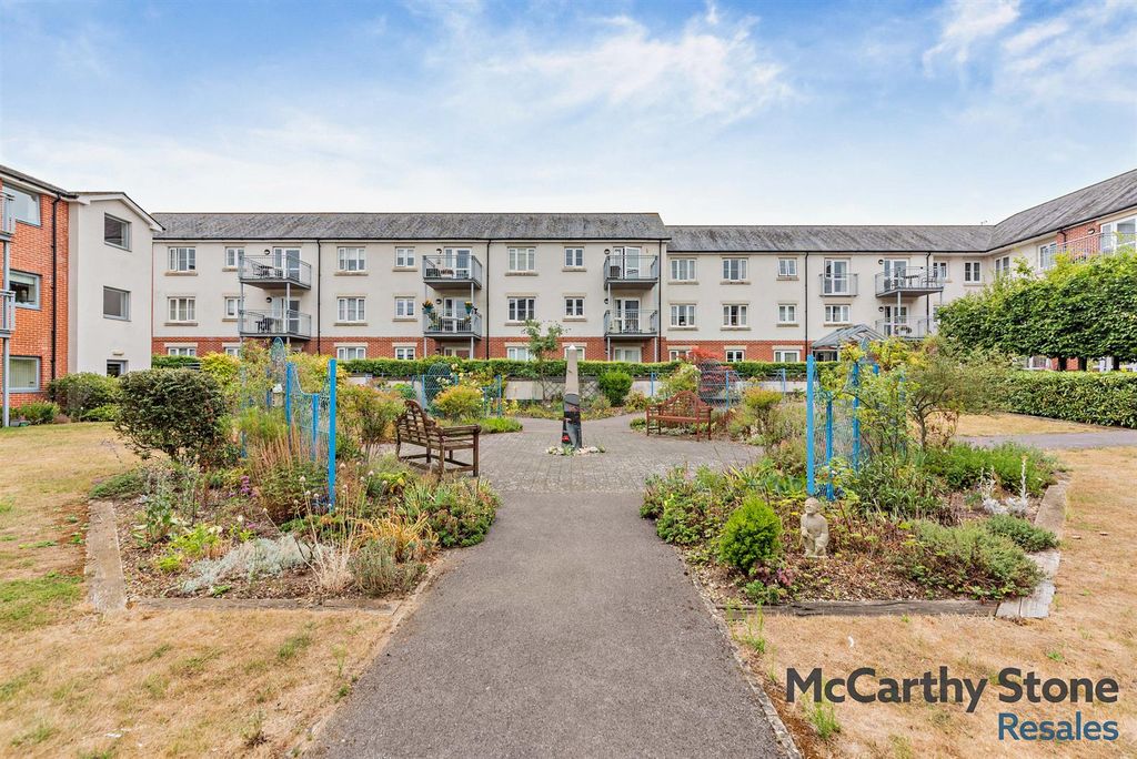 Additional image 9 of 2 bed flat for saleLady Susan Court, New Road, Basingstoke RG21