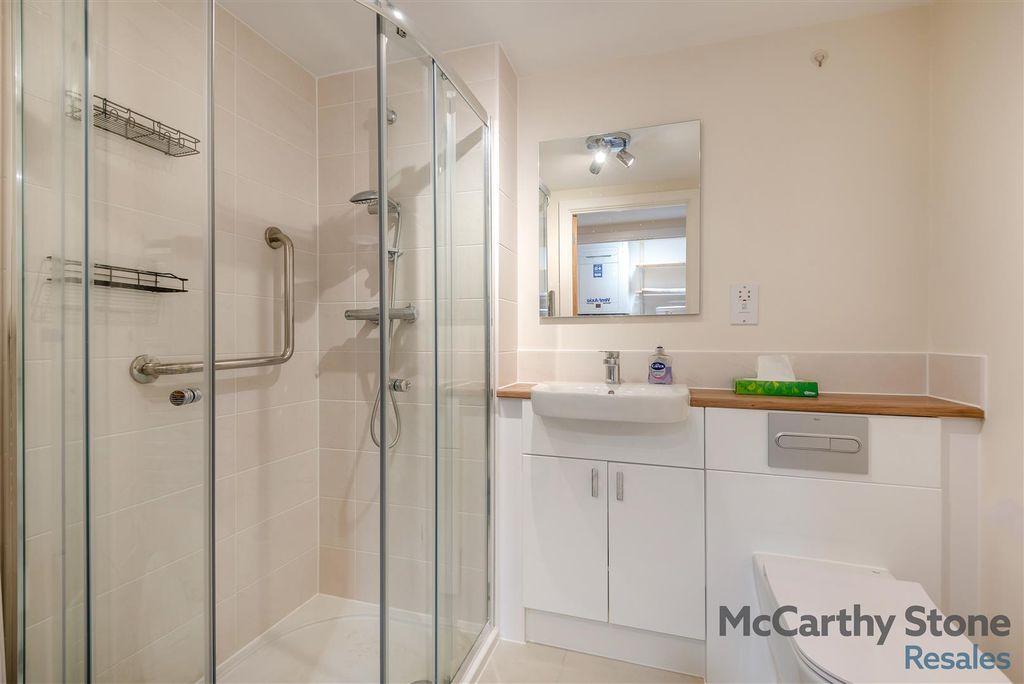 Additional image 7 of 1 bed flat for saleQueen Elizabeth Place, Orchard Lane, Alton GU34