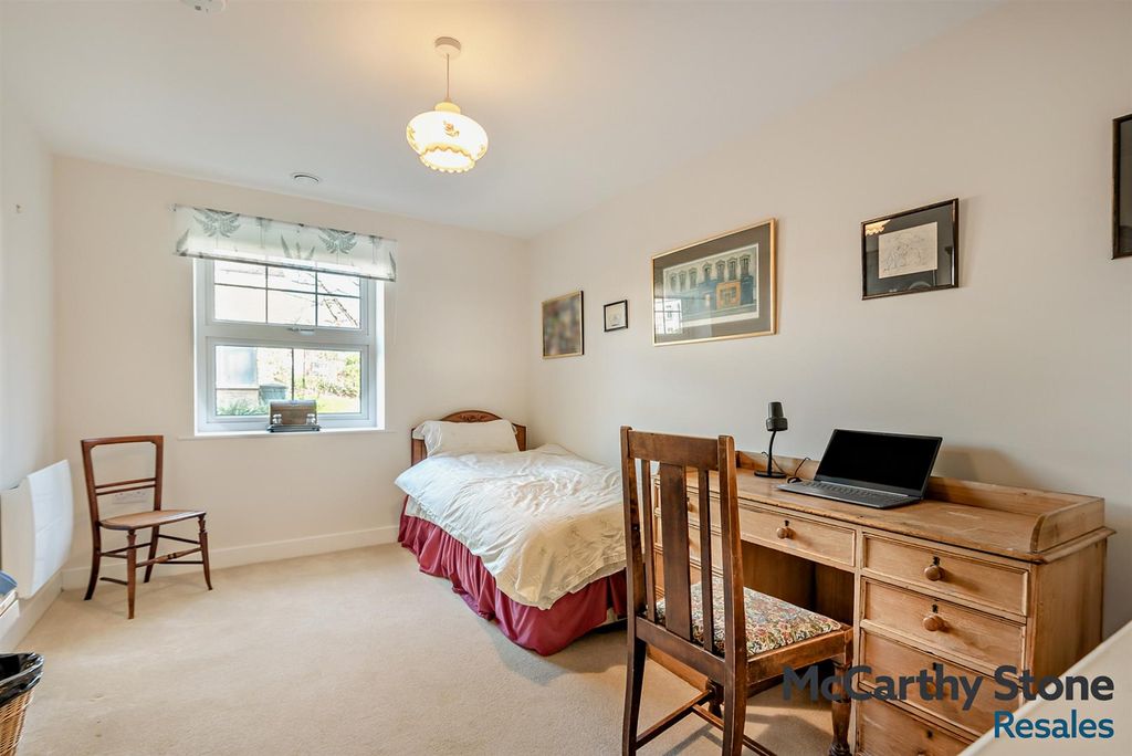 Additional image 13 of 2 bed flat for saleQueen Elizabeth Place, Orchard Lane, Alton GU34