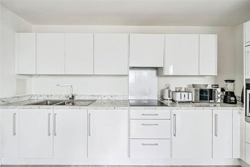 Additional image 12 of 3 bed flat for saleRegal Walk, Bexleyheath DA6
