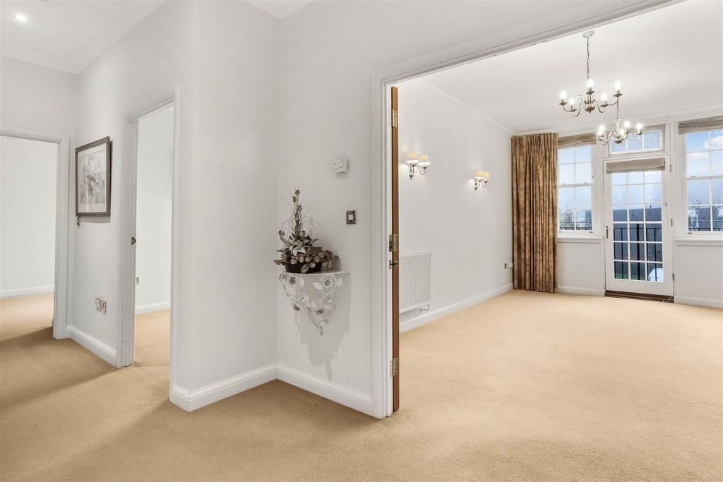 Additional image 10 of 2 bed flat for saleThe Tracery, Banstead SM7