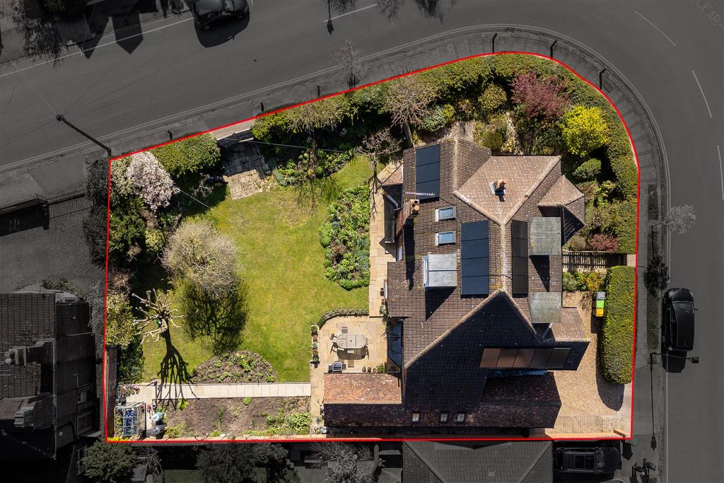 Additional image 40 of 6 bed detached house for salePemberley Avenue, Bedford MK40