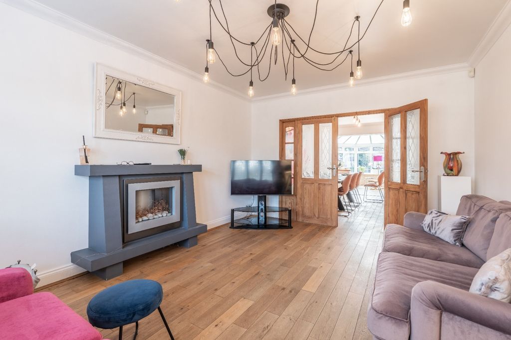 Additional image 4 of 5 bed detached house for saleGravel Hill Close, Bexleyheath, Kent DA6