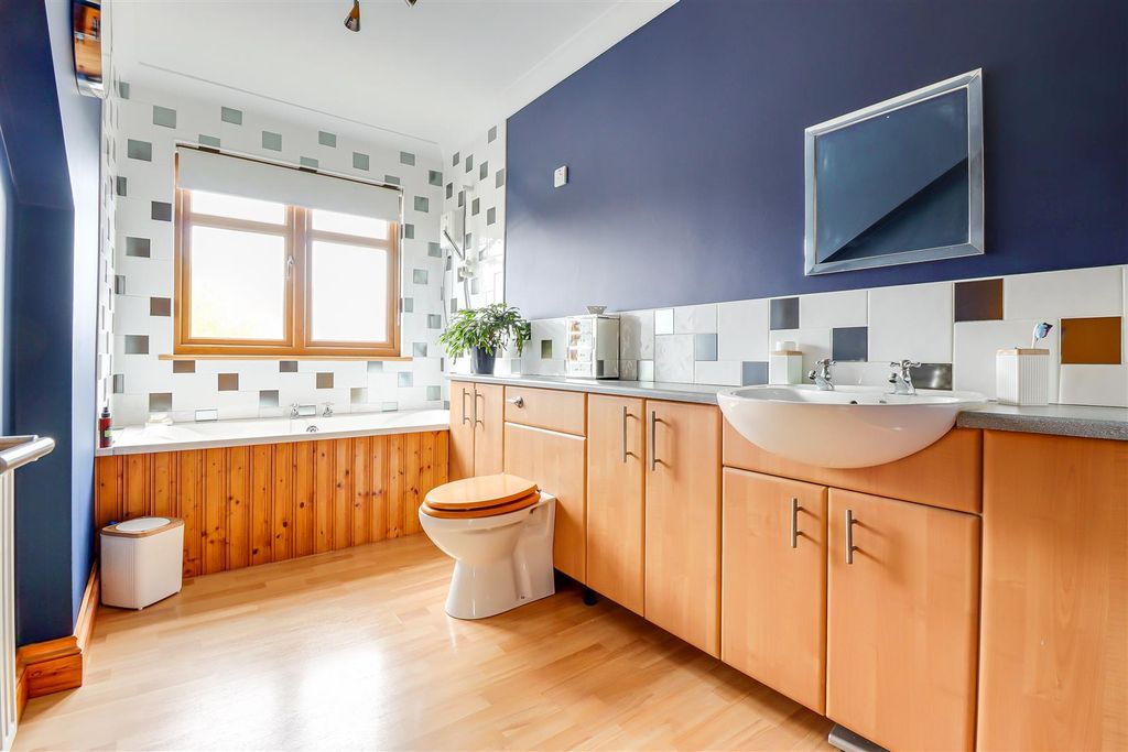Additional image 19 of 3 bed detached house for saleHaresland Close, Benfleet SS7
