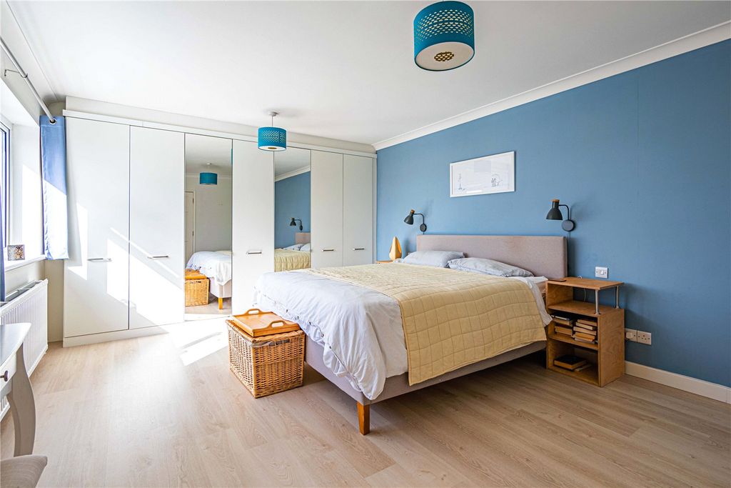 Additional image 27 of 5 bed detached house for saleGaveston Drive, Berkhamsted, Hertfordshire HP4