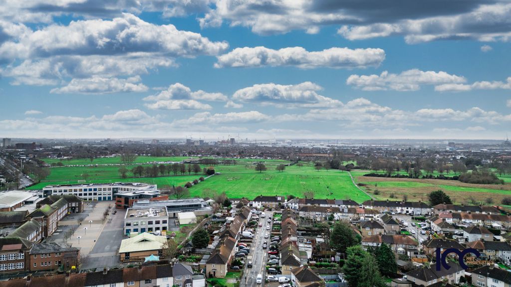 Additional image 33 of 4 bed semi-detached house for saleEliot Road, Dagenham RM9