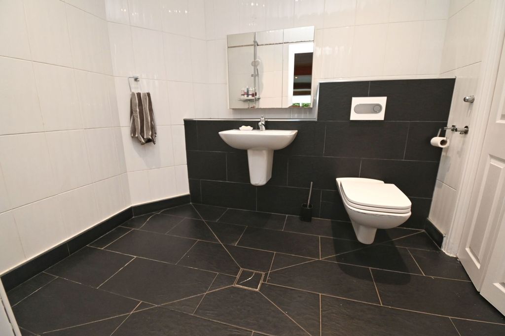 Additional image 6 of 5 bed country house for saleKingwell Road, Worsbrough, Barnsley S70