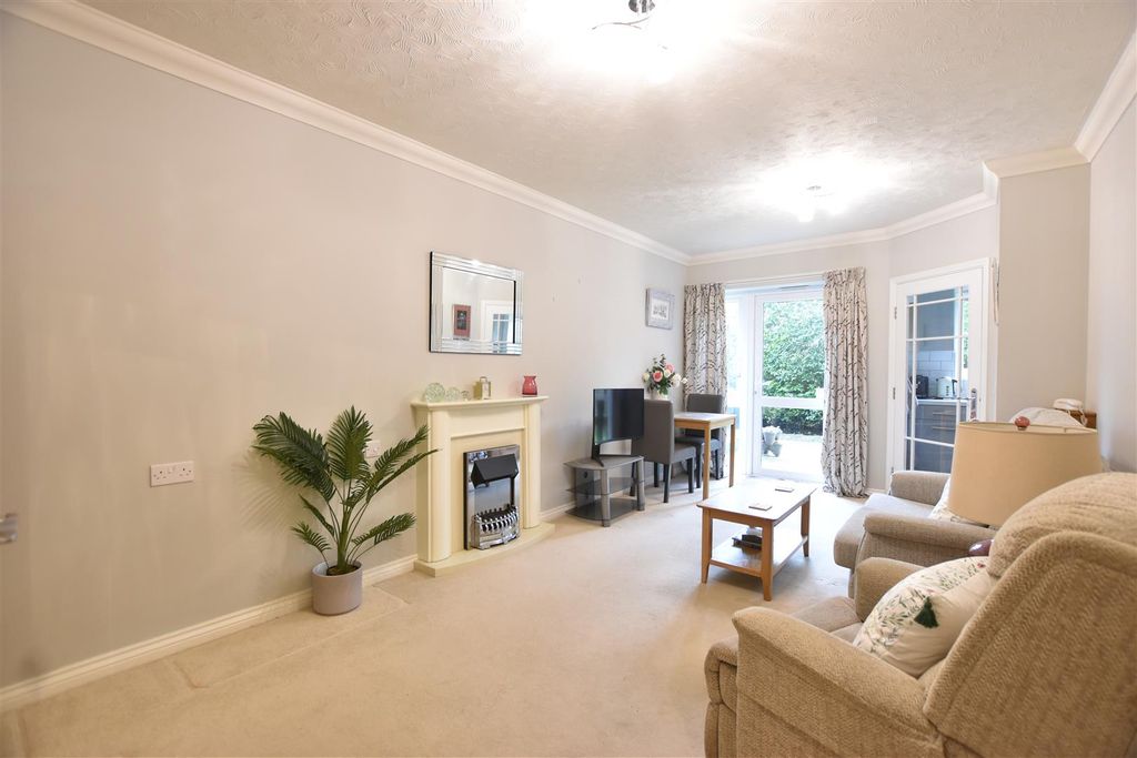 Additional image 4 of 1 bed property for saleLeatherhead Road, Ashtead KT21