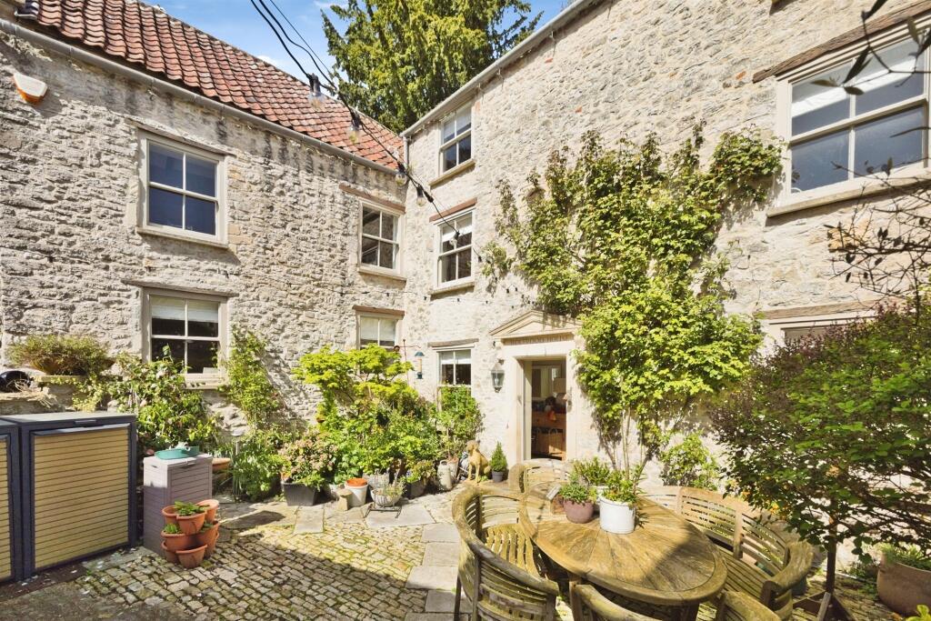 Leg Square, Shepton Mallet