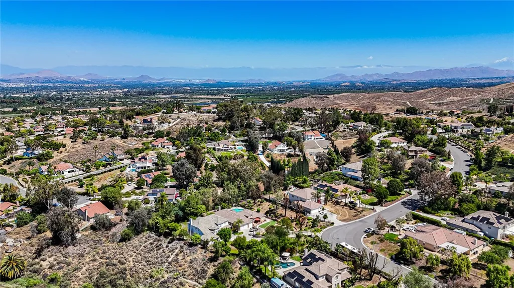 Additional image 42 of 16693 Weeping Willow Dr, Riverside, CA 92503
