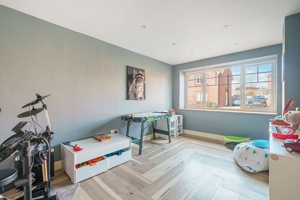 Additional image 2 of 4 bed detached house for saleRhodes Way, Billingshurst RH14