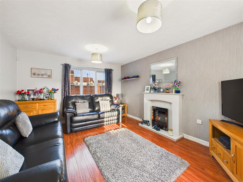 Additional image 2 of 3 bed detached house for saleSantolina Way, Hull HU4