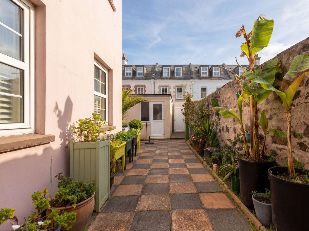 Additional image 20 of 2 bed flat for sale2 Windmark, Byron Lane, St Helier JE2