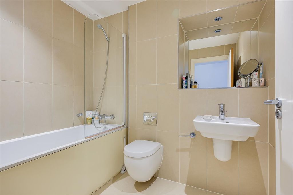 Additional image 11 of 2 bed maisonette for salePepys Court, Cambridge CB4