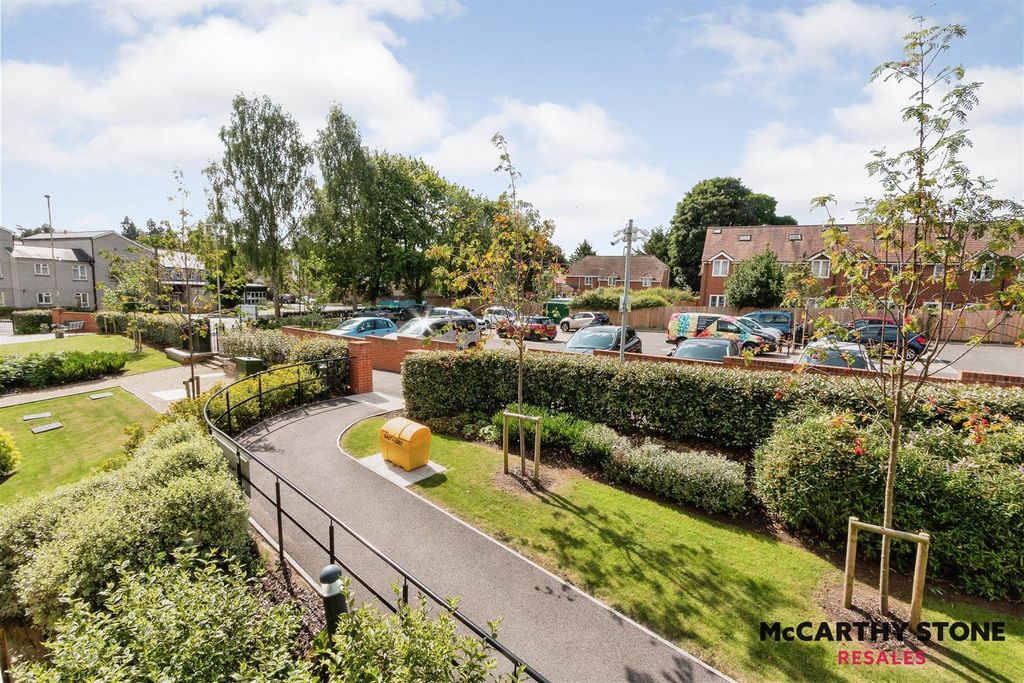 Additional image 16 of 2 bed flat for saleQueen Elizabeth Place, Orchard Lane, Alton GU34