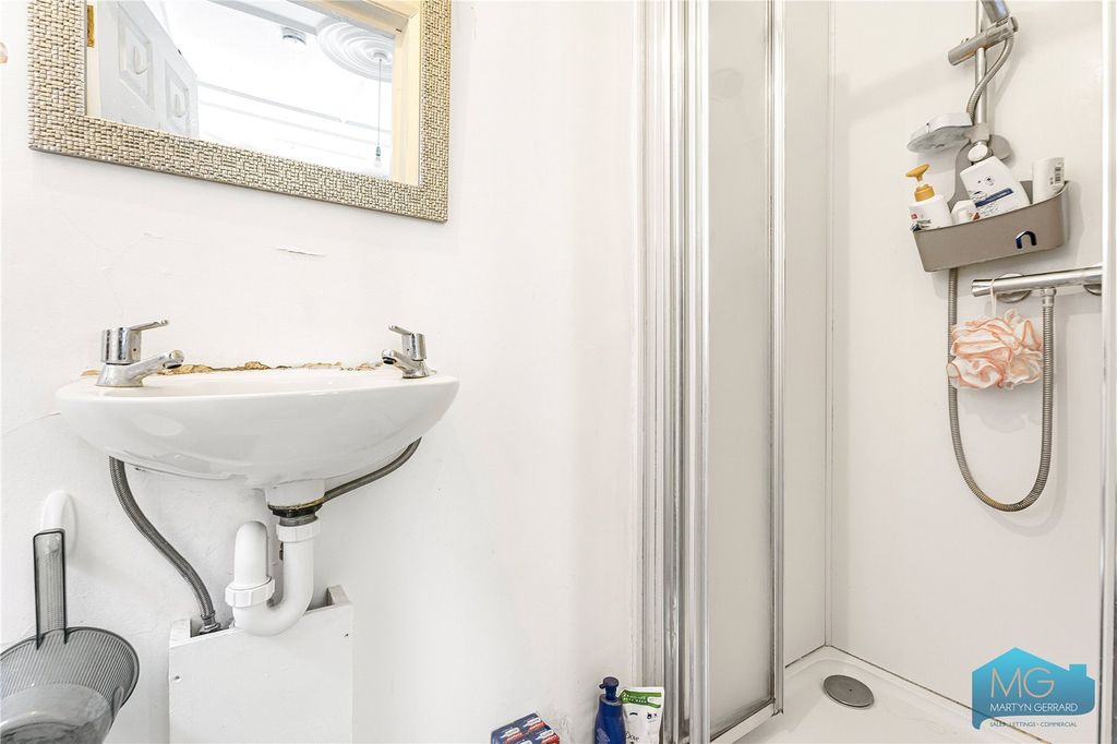 Additional image 11 of 4 bed semi-detached house for saleWood Street, Barnet EN5