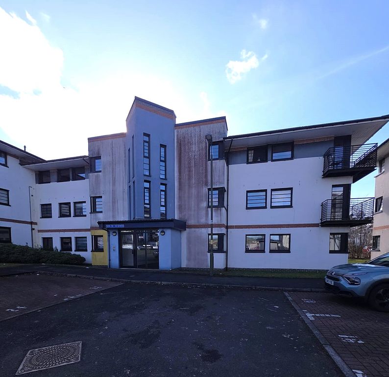 3 bed flat for saleWhiteside Court, Bathgate, West Lothian EH48