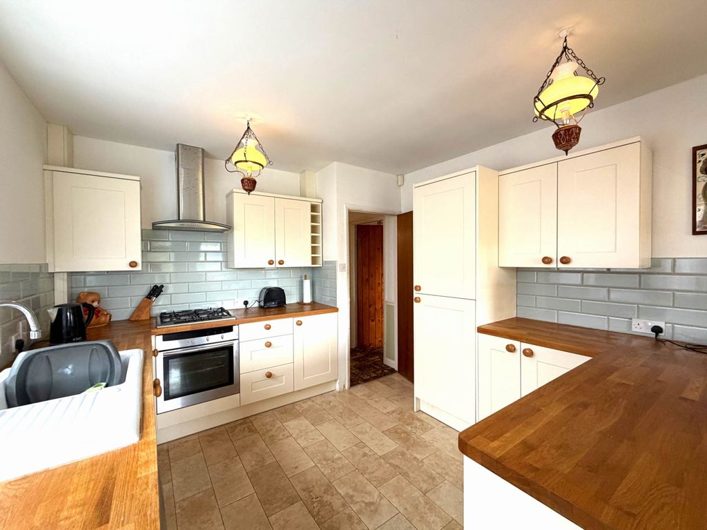 Additional image 3 of 3 bed bungalow for saleStapley Road, Belvedere DA17
