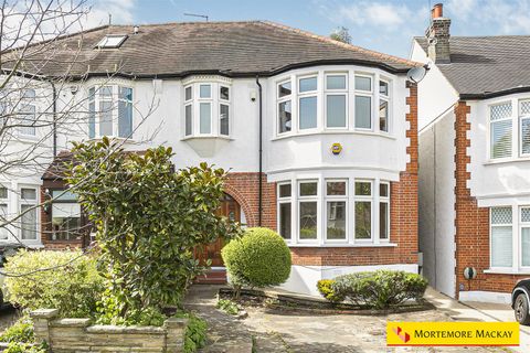 Woodland Way, London N21