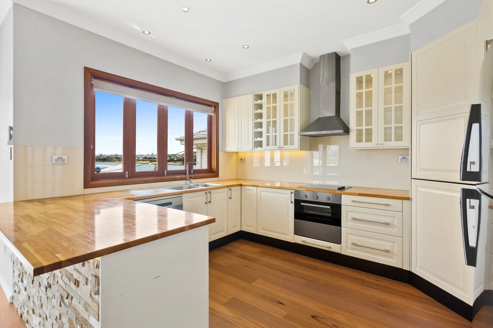 Additional image 2 of 27 Lakeview Parade, Primbee NSW 2502