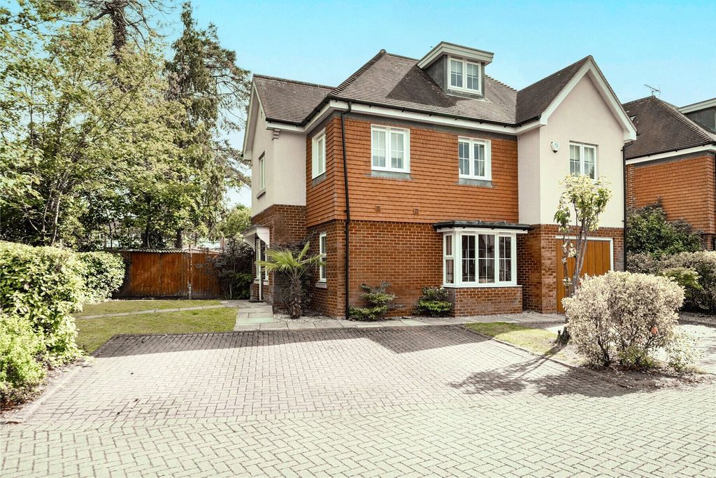 5 bed detached house for saleAddlestone, Surrey KT15