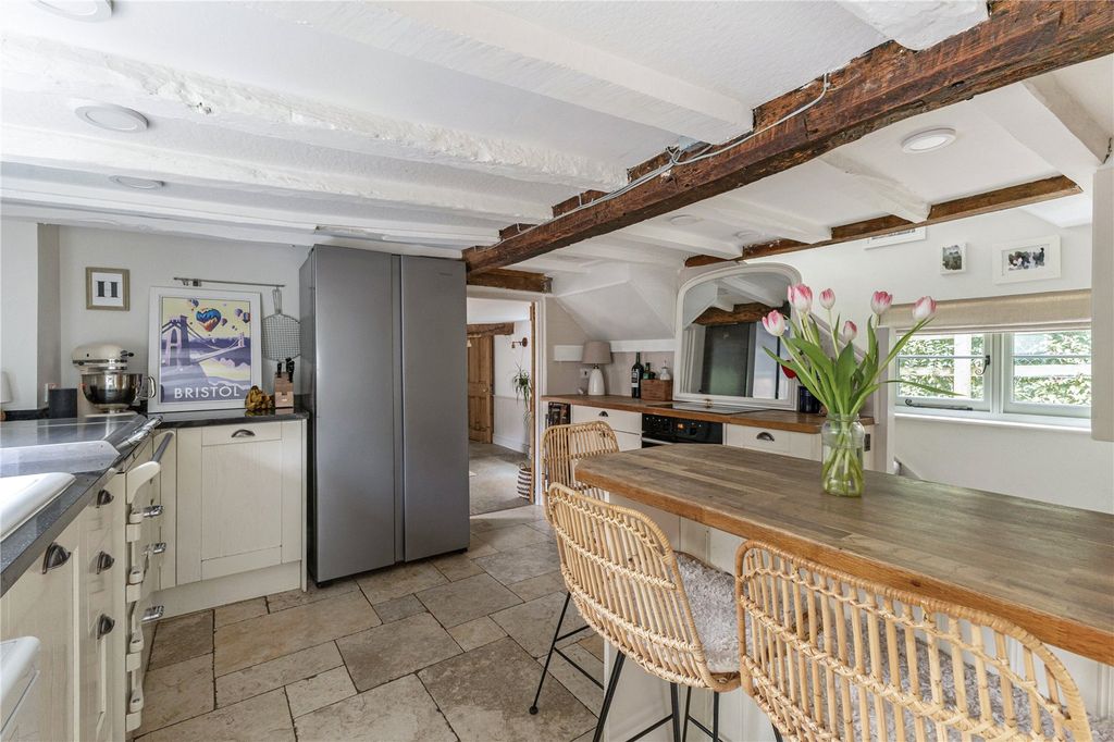 4 bed detached house for saleWeston Patrick, Basingstoke, Hampshire RG25 photo 4