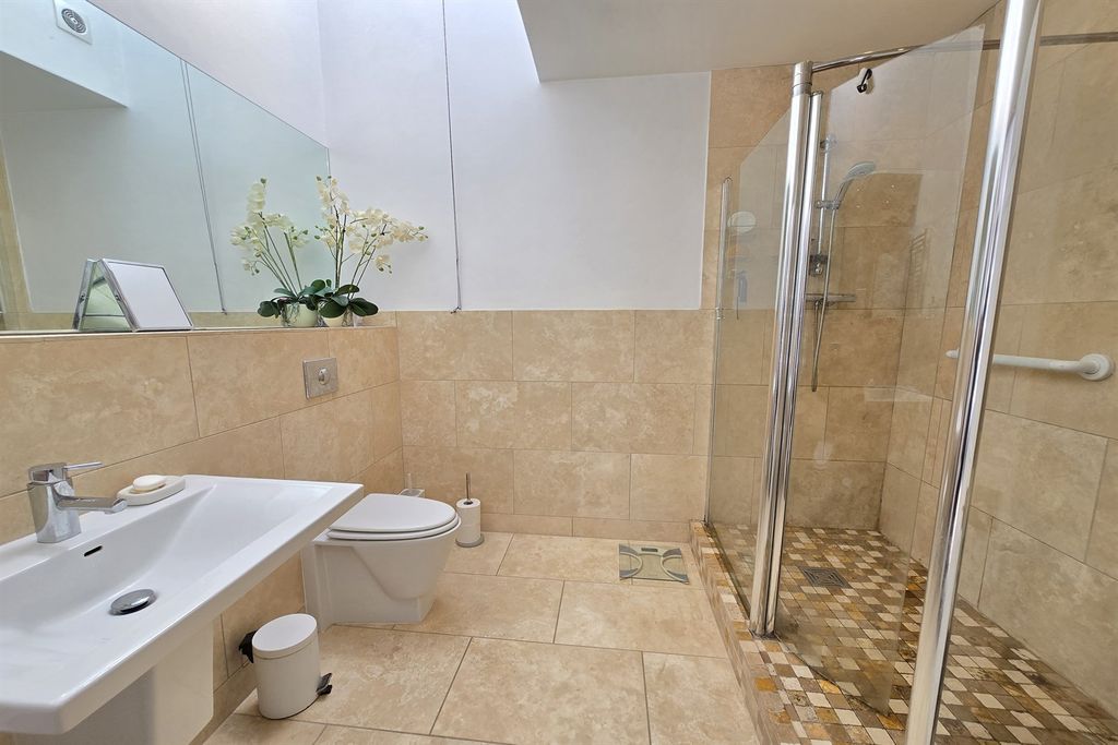 Additional image 9 of 4 bed town house for saleNorwood Park, Booth Road, Altrincham WA14