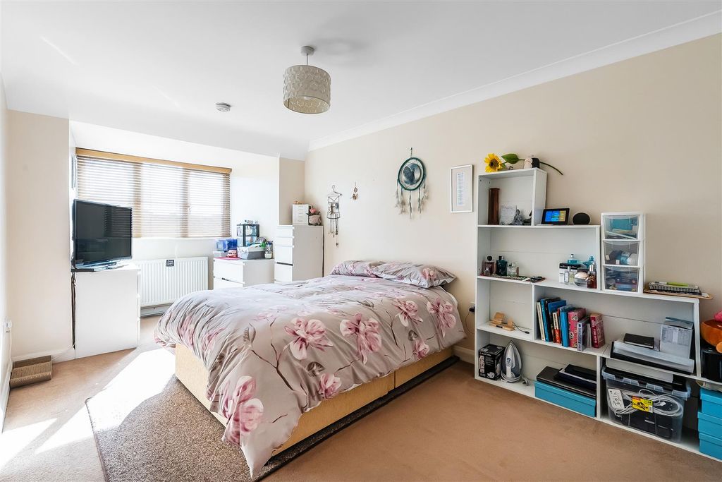 Additional image 7 of 2 bed flat for saleThe Street, Ashtead KT21