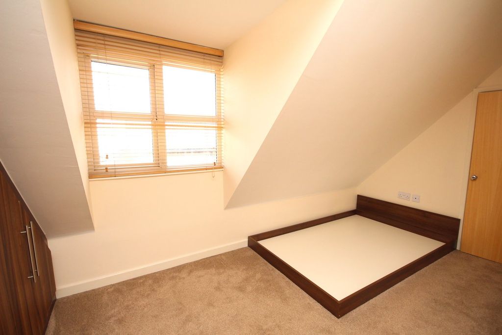 Additional image 6 of 2 bed flat for saleDunkerley Court, Birds Hill, Letchworth Garden City SG6