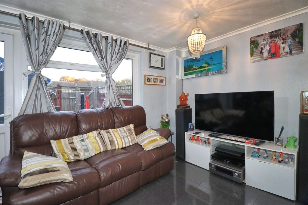 Additional image 6 of 2 bed maisonette for saleWoking, Surrey GU21