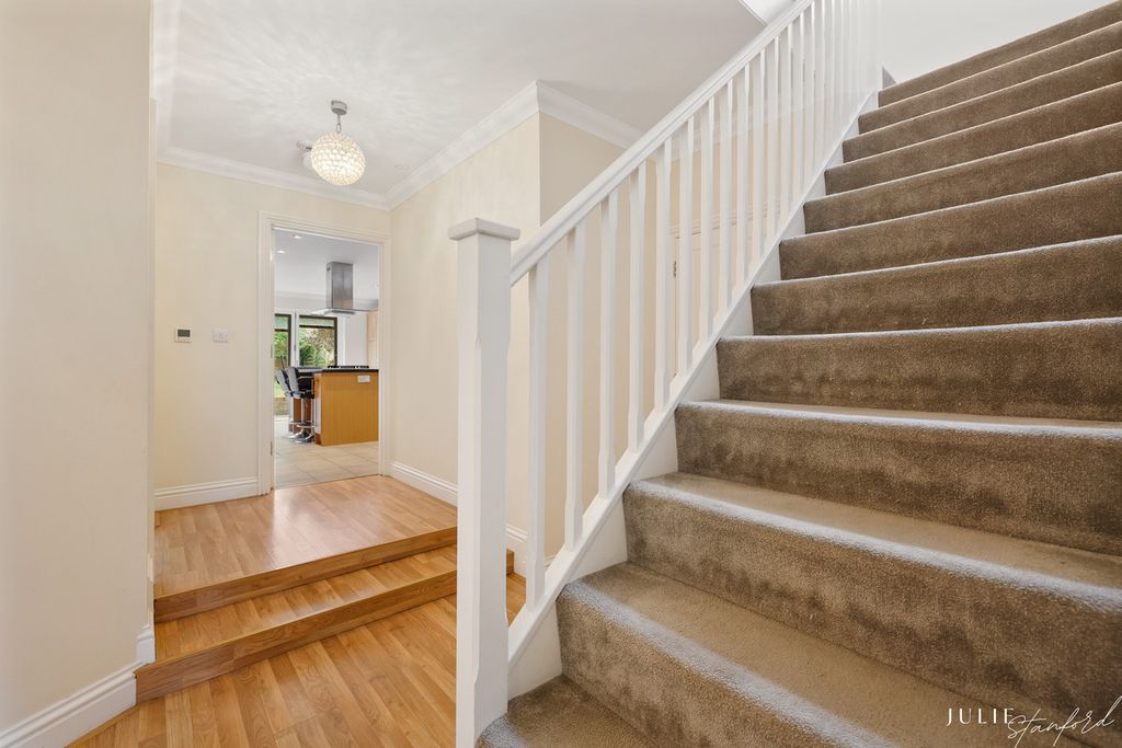 Additional image 20 of 6 bed detached house for saleLee Chapel Lane, Basildon SS16