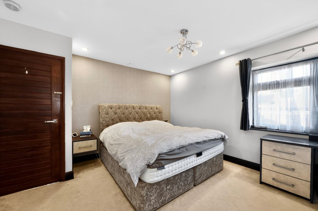 Additional image 17 of 3 bed semi-detached house for saleBeeston Close, Watford WD19