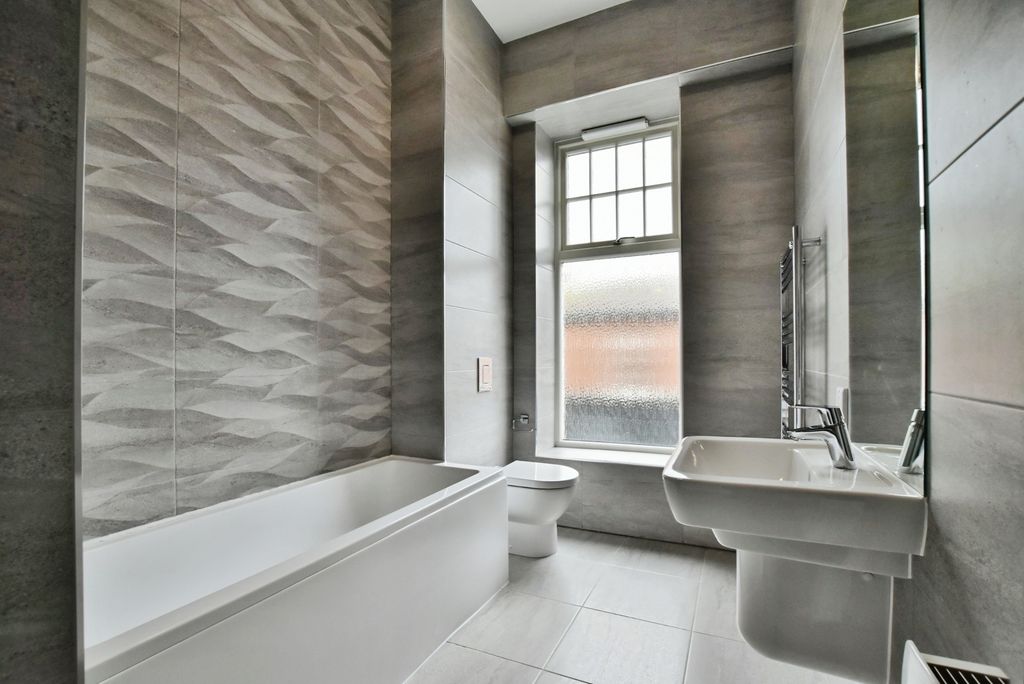 Additional image 5 of 2 bed flat for saleStevens Street, Alderley Edge, Cheshire SK9
