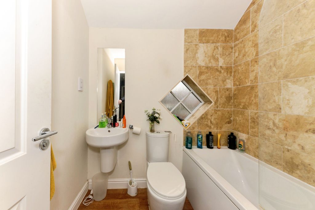 Additional image 8 of 3 bed semi-detached house for saleJubilee Place, Barton-Upon-Humber DN18