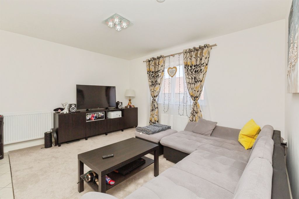 Additional image 2 of 2 bed flat for salePurssell Road, Weston Turville, Aylesbury HP22