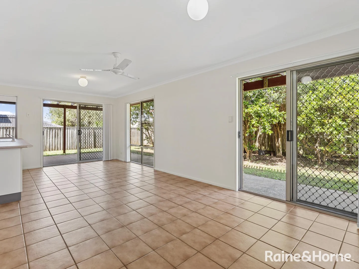 Additional image 24 of 46 Pitt Street, Redland Bay QLD 4165