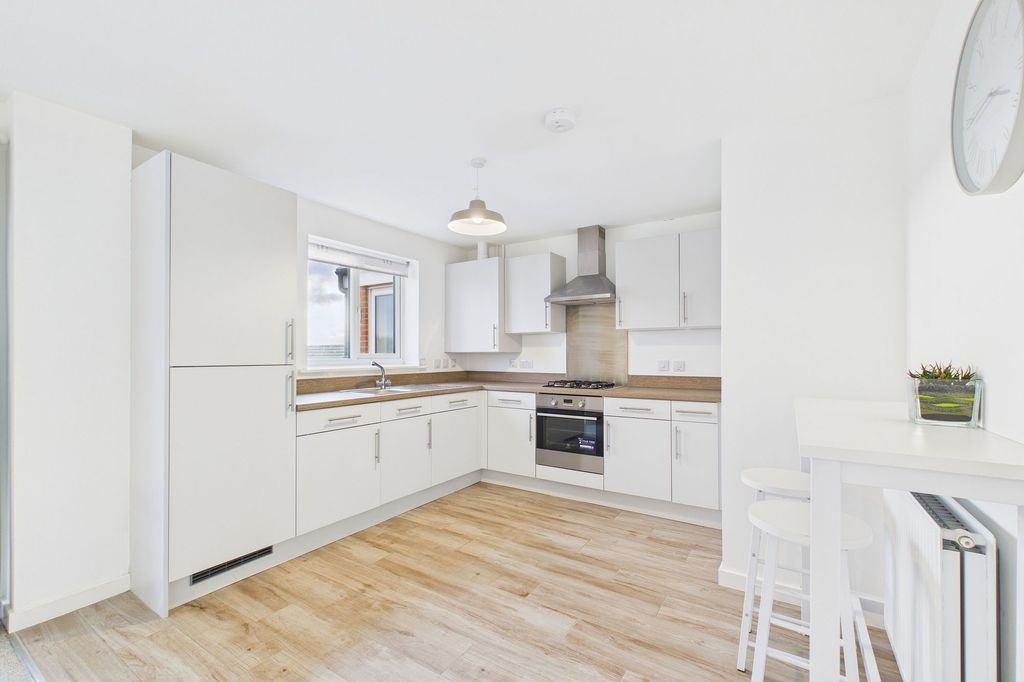 2 bed flat for saleAdmiral Close, Workington CA14 photo 3