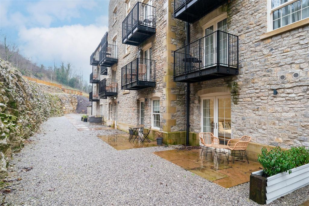 Additional image 20 of 1 bed flat for sale5 Rock Mill Holiday Apartments, The Dale, Stoney Middleton, Hope Valley S32