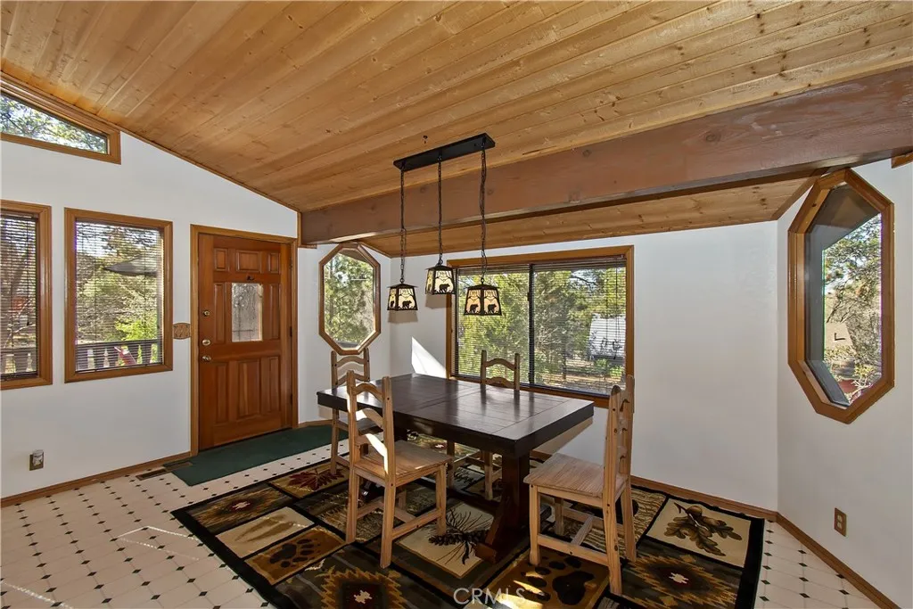 Additional image 43 of 843 Victoria Ln, Sugarloaf, CA 92386