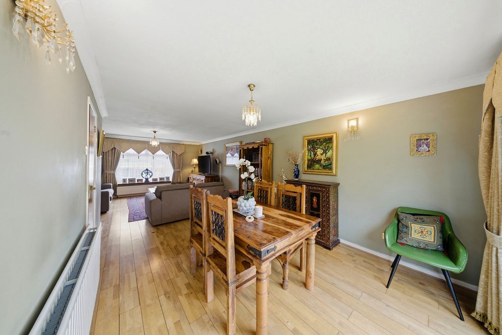 Additional image 4 of 4 bed link detached house for saleCarpenders Avenue, Watford WD19