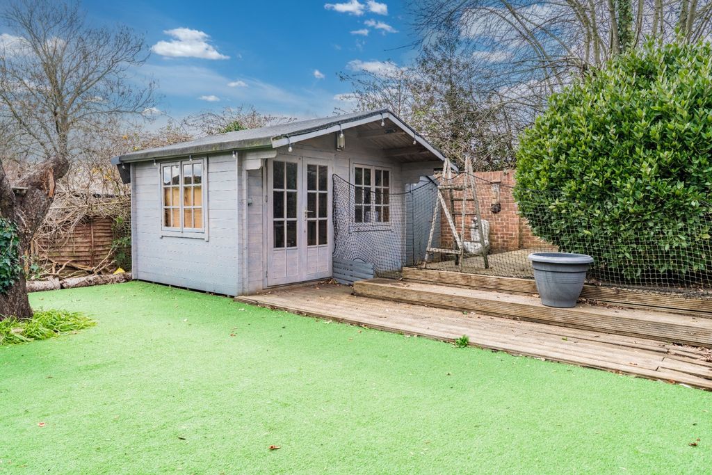 Additional image 34 of 5 bed detached house for saleGravel Hill Close, Bexleyheath, Kent DA6
