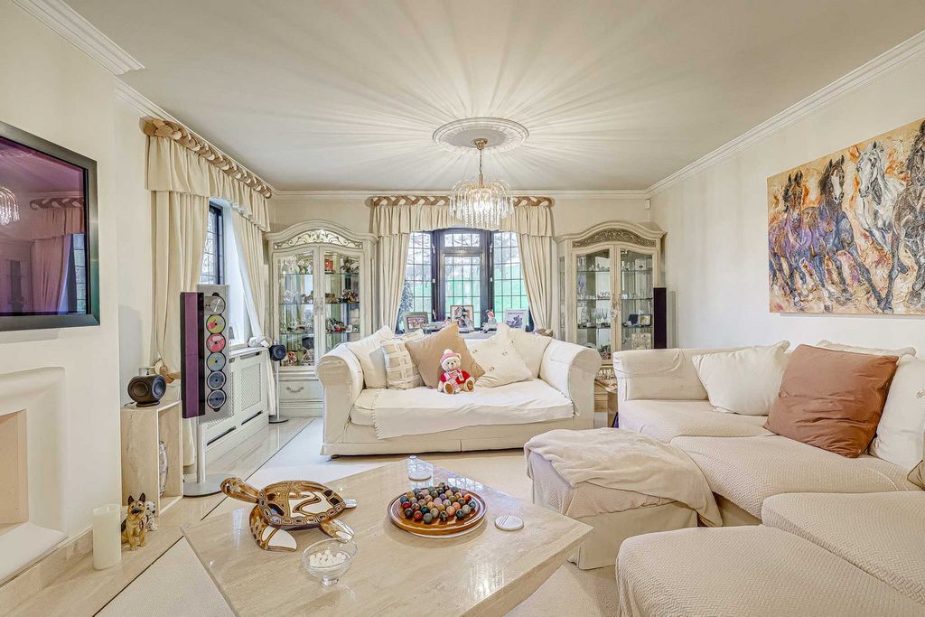 Additional image 13 of 4 bed detached house for saleVicarage Hill, Benfleet SS7