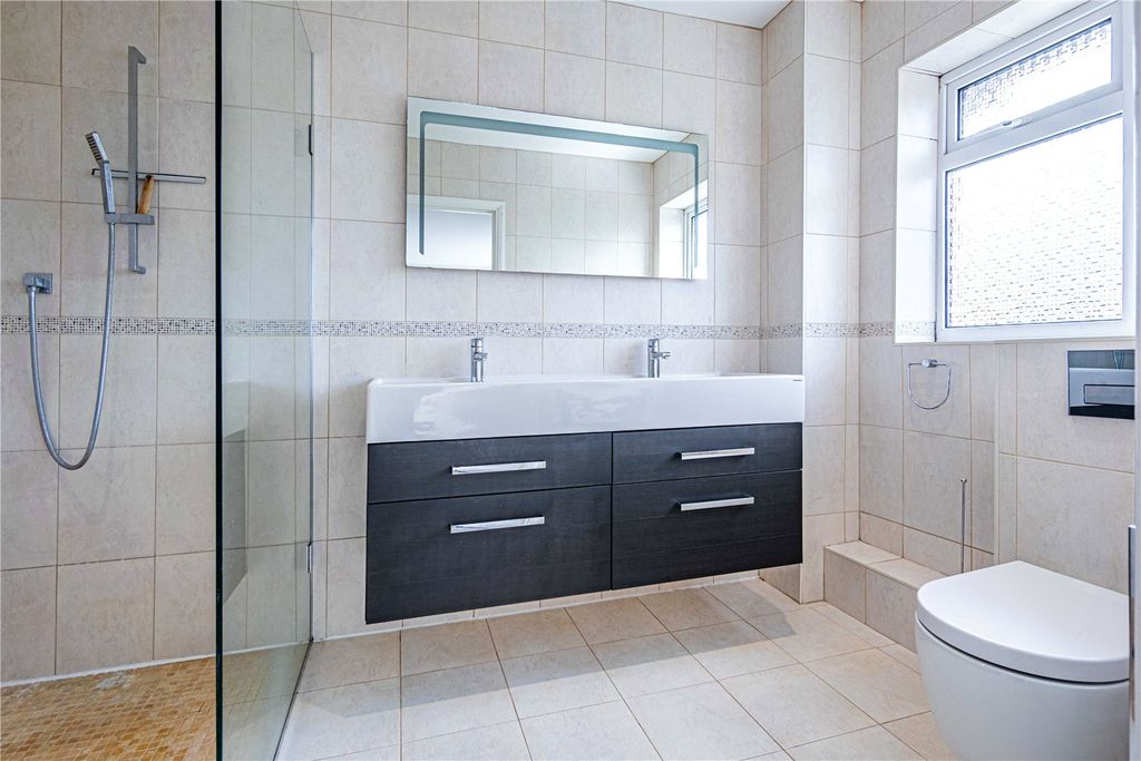 Additional image 26 of 5 bed detached house for saleGaveston Drive, Berkhamsted, Hertfordshire HP4