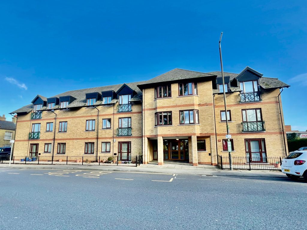 2 bed flat for saleMillers Court, Biggleswade SG18